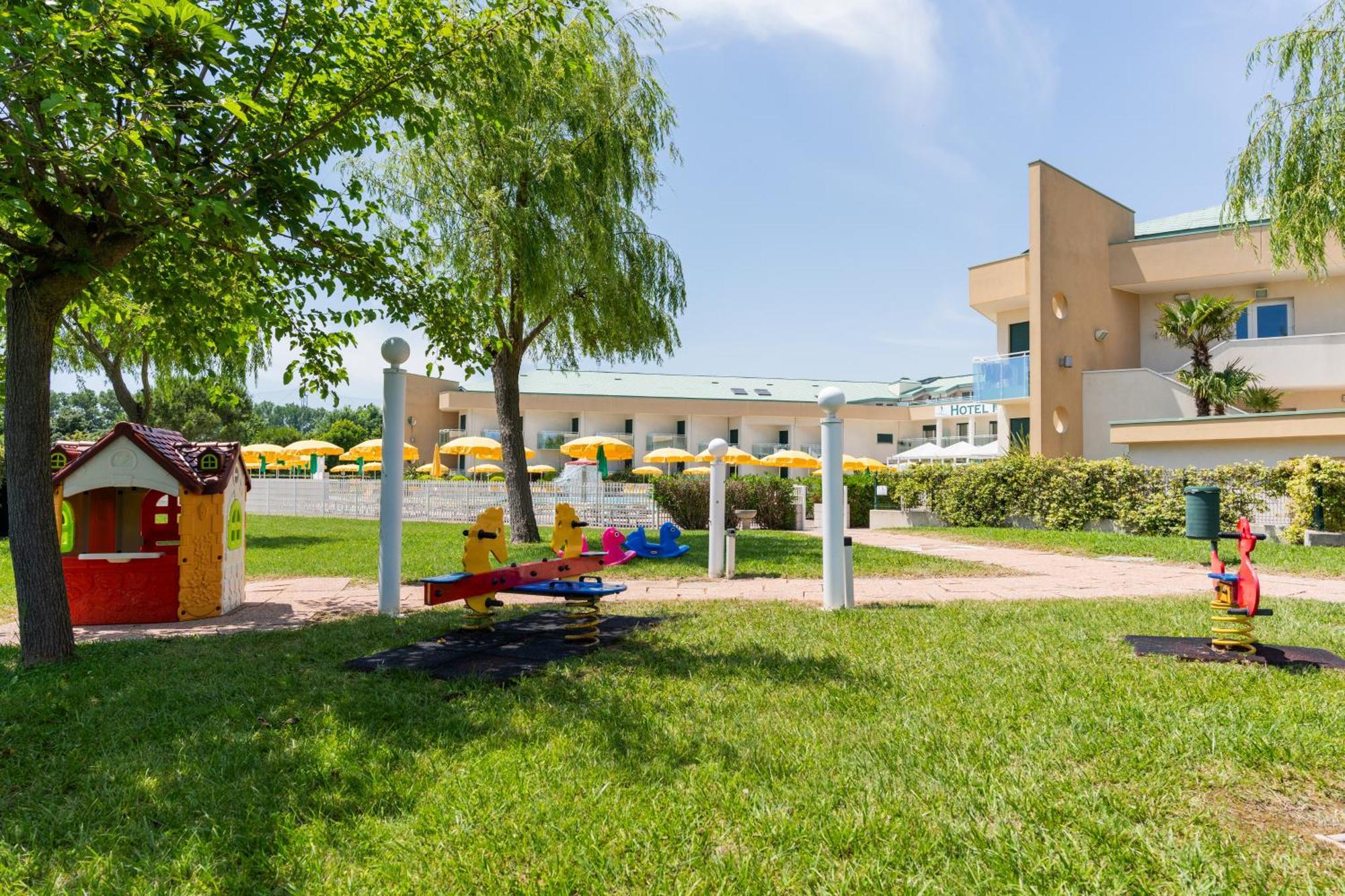 Hotel Maregolf كاوْرلي المظهر الخارجي الصورة